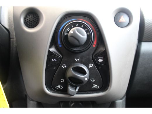 Peugeot 108 1.0 e-VTi Active | Airco | Centrale Deurvergrendeling | Bluetooth | | Airco | Centrale Deurvergre... ActivLease financial lease