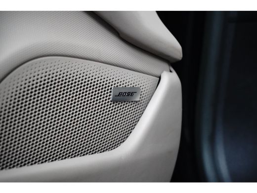 Porsche Taycan 93 kWh | Panoramadak | BOSE | NL-Auto! | 1e Eigenaar! | BTW-Auto | Memory Seats | Dealer Onderhou... ActivLease financial lease