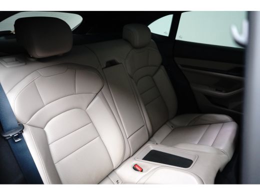 Porsche Taycan 93 kWh | Panoramadak | BOSE | NL-Auto! | 1e Eigenaar! | BTW-Auto | Memory Seats | Dealer Onderhou... ActivLease financial lease
