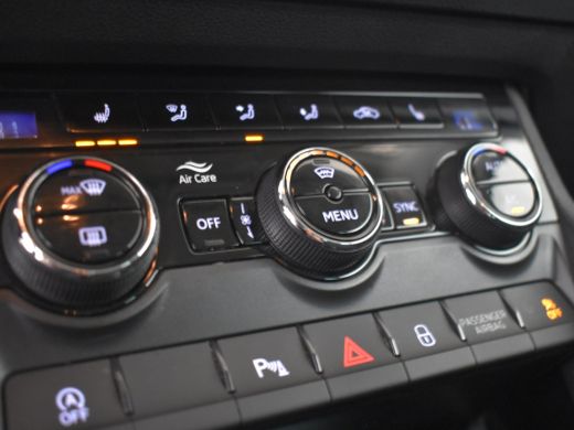Skoda Karoq 1.5 TSI ACT Business Edition 150 Pk DSG/AUTO | Trekhaak uitklapbaar | Apple carplay Android auto ... ActivLease financial lease