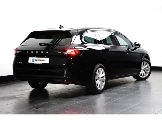 Skoda Superb Combi 1.5 TSI iV 204PK Selection | Achteruitrijcamera | Airco (automatisch) | Cruise control adap... ActivLease financial lease