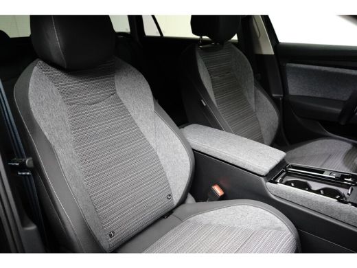 Skoda Superb Combi 1.5 TSI iV 204PK Selection | Achteruitrijcamera | Airco (automatisch) | Cruise control adap... ActivLease financial lease
