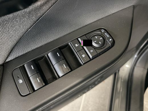 Toyota C-HR 2.0 Plug-in Hybrid 220 Dynamic ActivLease financial lease