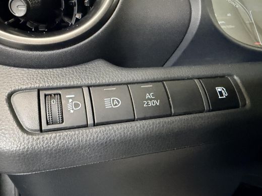 Toyota C-HR 2.0 Plug-in Hybrid 220 Dynamic ActivLease financial lease