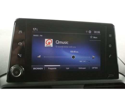 Toyota ProAce 50 kWh | Snelladen | SOH 95% | Virtual Cockpit | 3 Zits | Airco | Cruise | Carplay | Parkeersens. ActivLease financial lease