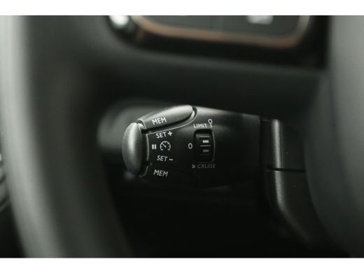 Toyota ProAce 50 kWh | Snelladen | SOH 95% | Virtual Cockpit | 3 Zits | Airco | Cruise | Carplay | Parkeersens. ActivLease financial lease