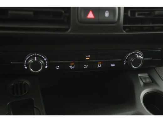 Toyota ProAce 50 kWh | Snelladen | SOH 95% | Virtual Cockpit | 3 Zits | Airco | Cruise | Carplay | Parkeersens. ActivLease financial lease