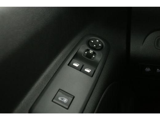Toyota ProAce 50 kWh | Snelladen | SOH 95% | Virtual Cockpit | 3 Zits | Airco | Cruise | Carplay | Parkeersens. ActivLease financial lease