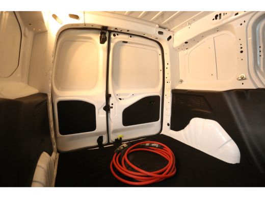 Toyota ProAce 50 kWh | Snelladen | SOH 95% | Virtual Cockpit | 3 Zits | Airco | Cruise | Carplay | Parkeersens. ActivLease financial lease