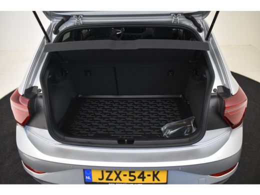 Volkswagen Polo 1.0 TSI R-Line Edition Navi/Camera/Apple carplay/Andriod auto/ Stoelvw/Climatronic ActivLease financial lease