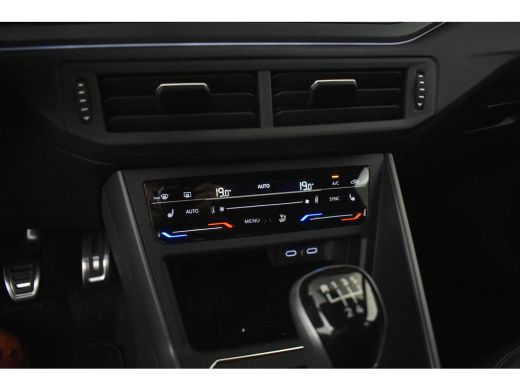 Volkswagen Polo 1.0 TSI R-Line Edition Navi/Camera/Apple carplay/Andriod auto/ Stoelvw/Climatronic ActivLease financial lease