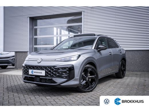 Volkswagen T-Roc 1.5 eTsi R-Line First Edition | Achteruitrijcamera | Elektrisch glazen panorama-dak | Lichtmetale... ActivLease financial lease