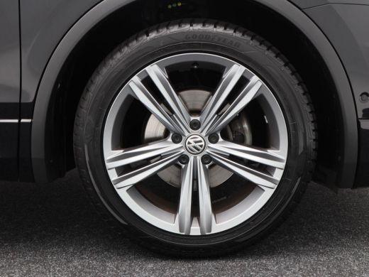 Volkswagen Tiguan 1.5 TSi 150 Pk Automaat R-Line | Stoelverwarming | Panorama dak | Camera | Carplay | Adaptive Cru... ActivLease financial lease