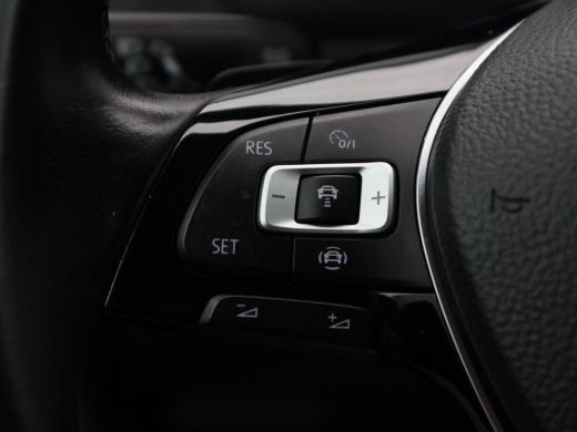 Volkswagen Tiguan 1.5 TSi 150 Pk Automaat R-Line | Stoelverwarming | Panorama dak | Camera | Carplay | Adaptive Cru... ActivLease financial lease