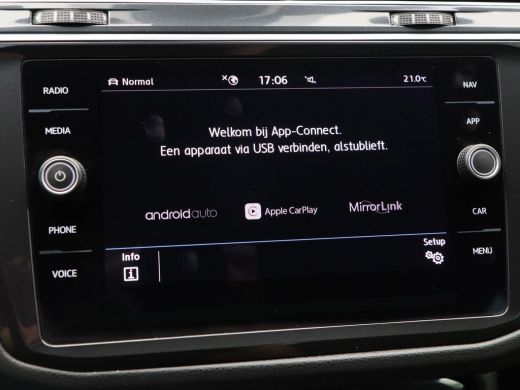 Volkswagen Tiguan 1.5 TSi 150 Pk Automaat R-Line | Stoelverwarming | Panorama dak | Camera | Carplay | Adaptive Cru... ActivLease financial lease