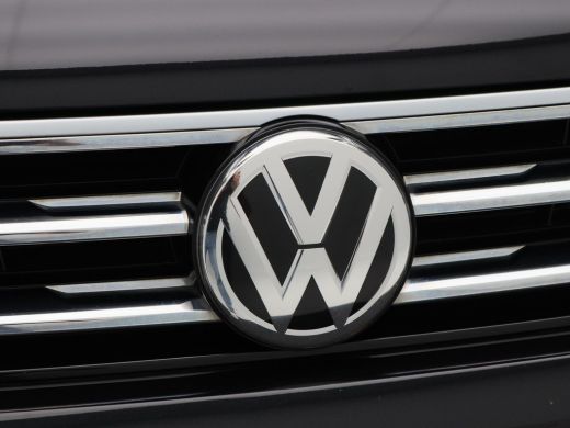 Volkswagen Tiguan 1.5 TSi 150 Pk Automaat R-Line | Stoelverwarming | Panorama dak | Camera | Carplay | Adaptive Cru... ActivLease financial lease
