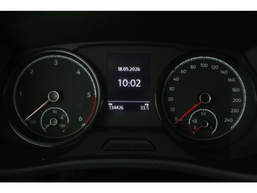 Volkswagen Transporter 2.0 TDI L2H1 150PK | Aut. | Airco | Cruise | Camera | 3 Zits | Trekhaak | Carplay ActivLease financial lease