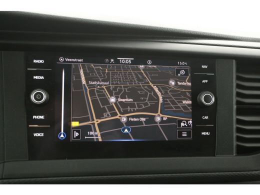 Volkswagen Transporter 2.0 TDI L2H1 150PK | Aut. | Airco | Cruise | Camera | 3 Zits | Trekhaak | Carplay ActivLease financial lease