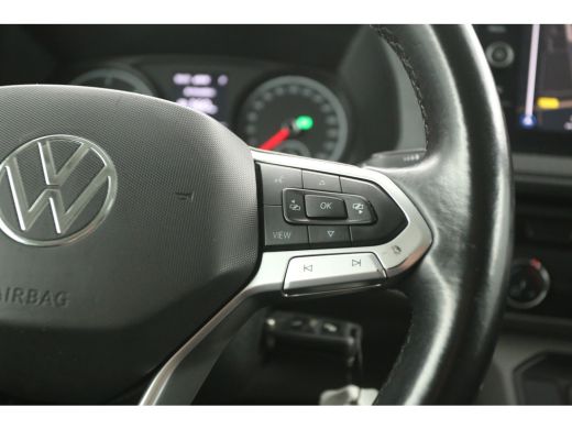 Volkswagen Transporter 2.0 TDI L2H1 150PK | Aut. | Airco | Cruise | Camera | 3 Zits | Trekhaak | Carplay ActivLease financial lease