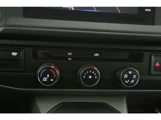 Volkswagen Transporter 2.0 TDI L2H1 150PK | Aut. | Airco | Cruise | Camera | 3 Zits | Trekhaak | Carplay ActivLease financial lease