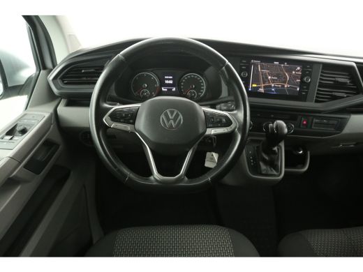 Volkswagen Transporter 2.0 TDI L2H1 150PK | Aut. | Airco | Cruise | Camera | 3 Zits | Trekhaak | Carplay ActivLease financial lease