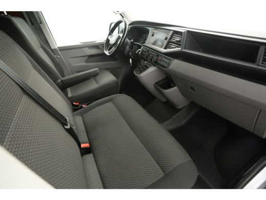 Volkswagen Transporter 2.0 TDI L2H1 150PK | Aut. | Airco | Cruise | Camera | 3 Zits | Trekhaak | Carplay ActivLease financial lease