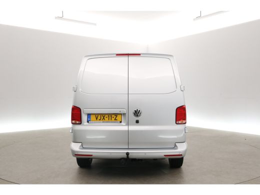 Volkswagen Transporter 2.0 TDI L2H1 150PK | Aut. | Airco | Cruise | Camera | 3 Zits | Trekhaak | Carplay ActivLease financial lease