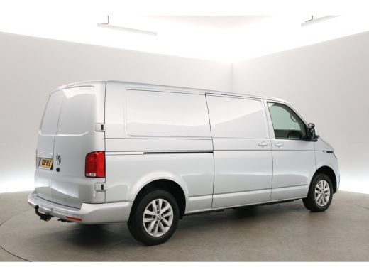 Volkswagen Transporter 2.0 TDI L2H1 150PK | Aut. | Airco | Cruise | Camera | 3 Zits | Trekhaak | Carplay ActivLease financial lease