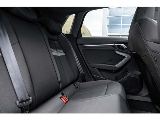 Audi A3 Sportback 40 TFSI e S edition 204PK | Panorama Dak | Stoelverw. voor | Dodehoek Detectie | Camera... ActivLease financial lease