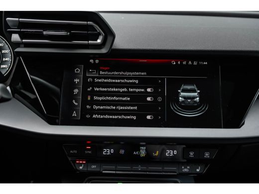 Audi A3 Sportback 40 TFSI e S edition 204PK | Panorama Dak | Stoelverw. voor | Dodehoek Detectie | Camera... ActivLease financial lease