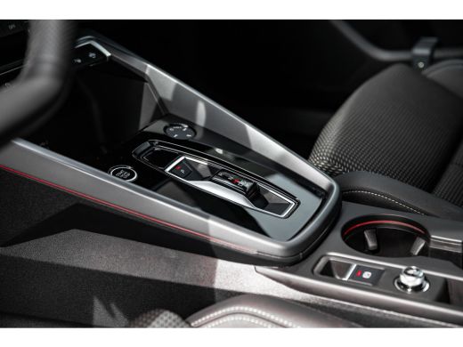 Audi A3 Sportback 40 TFSI e S edition | Stoelverwarming | Achteruitrijcamera | Adaptive Cruise Control | ActivLease financial lease