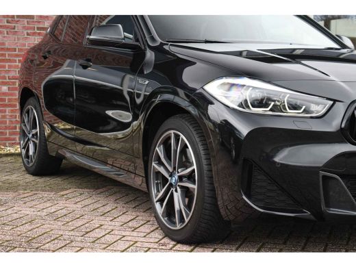 BMW X2 xDrive25e M-Sport Pano HUD El-zetels Camera Carplay 19inch ActivLease financial lease