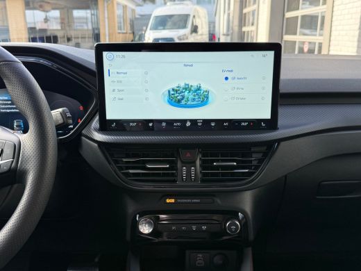 Ford Kuga 2.5 PHEV ST-Line X 243pk | Winter Pack | Trekhaak | All Season | B&O audio | ActivLease financial lease