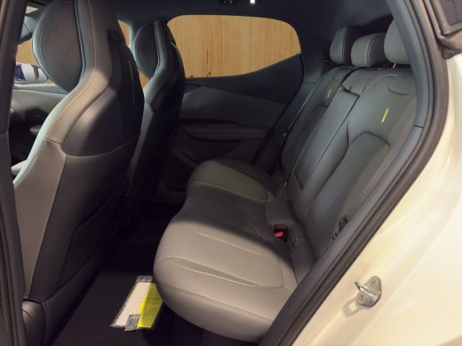 Lynk & Co 02 More 66 kWh | BLIS | Panoramadak | Carplay | Harman Kardon | Keyless entry / start | Camera | ActivLease financial lease