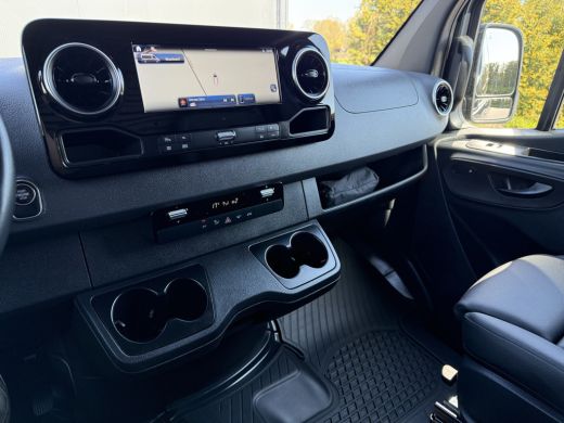 Mercedes-Benz Sprinter 319 CDI 191 PK 4x4 AUTOMAAT FACELIFT BPM VRIJ !! / L3H2 / STUUR EN STOELVERWARMING / 2.8 TONS TRE... ActivLease financial lease