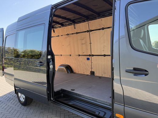 Mercedes-Benz Sprinter 319 CDI 191 PK 4x4 AUTOMAAT FACELIFT BPM VRIJ !! / L3H2 / STUUR EN STOELVERWARMING / 2.8 TONS TRE... ActivLease financial lease