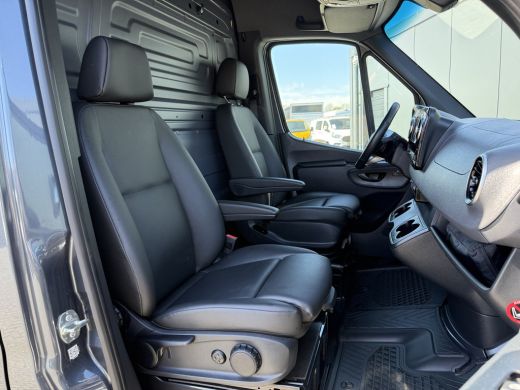 Mercedes-Benz Sprinter 319 CDI 191 PK 4x4 AUTOMAAT FACELIFT BPM VRIJ !! / L3H2 / STUUR EN STOELVERWARMING / 2.8 TONS TRE... ActivLease financial lease