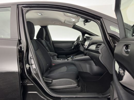 Nissan Leaf N-Connecta 40 kWh (INCL-BTW) Aut. *HEATPUMP | NAVI-FULLMAP | TOPVIEW | KEYLESS | BLINDSPOT |  DIG... ActivLease financial lease
