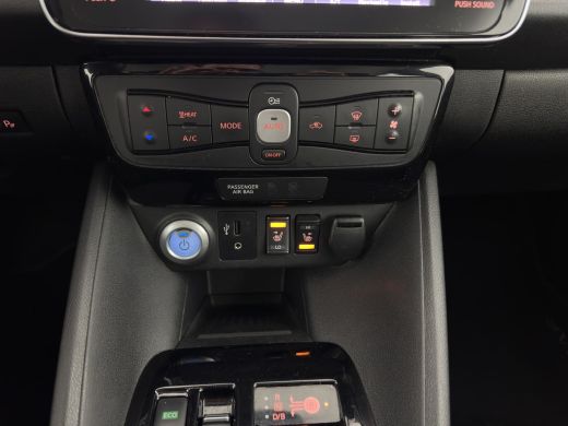 Nissan Leaf N-Connecta 40 kWh (INCL-BTW) Aut. *HEATPUMP | NAVI-FULLMAP | TOPVIEW | KEYLESS | BLINDSPOT |  DIG... ActivLease financial lease