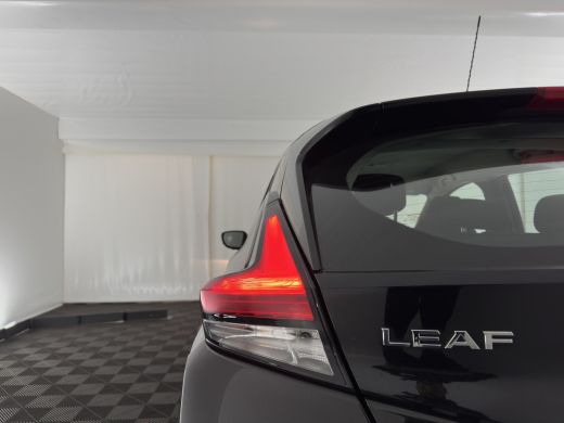 Nissan Leaf N-Connecta 40 kWh (INCL-BTW) Aut. *HEATPUMP | NAVI-FULLMAP | TOPVIEW | KEYLESS | BLINDSPOT |  DIG... ActivLease financial lease