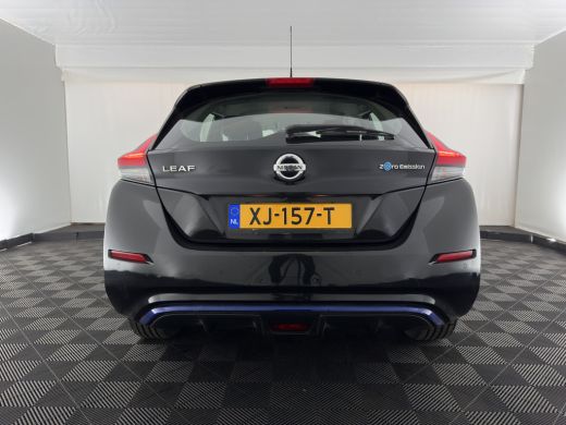 Nissan Leaf N-Connecta 40 kWh (INCL-BTW) Aut. *HEATPUMP | NAVI-FULLMAP | TOPVIEW | KEYLESS | BLINDSPOT |  DIG... ActivLease financial lease
