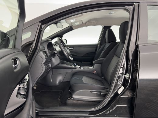 Nissan Leaf N-Connecta 40 kWh (INCL-BTW) Aut. *HEATPUMP | NAVI-FULLMAP | TOPVIEW | KEYLESS | BLINDSPOT |  DIG... ActivLease financial lease