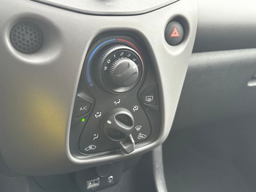 Peugeot 108 1.0 e-VTi Active 72 PK | AIRCO| BLUETOOTH| GETINT GLAS| MISTLAMPEN| LED DAGRIJVERLICHTING| ActivLease financial lease