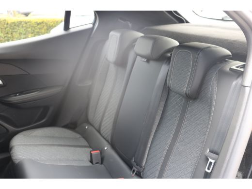 Peugeot 2008 Allure 1.2 Hybrid 145pk Camera | Navi | Adaptive cruise control | Apple Carplay/Android Auto | ActivLease financial lease