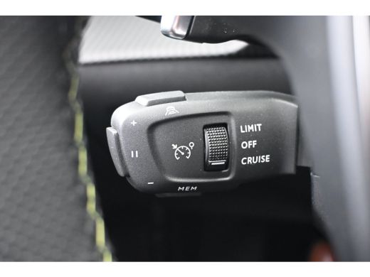 Peugeot 208 1.2 Hybrid 145 e-DCS6 GT | Navigatie | Achteruitrijcamera | Sfeerverlichting | Dodehoekdetectie |... ActivLease financial lease