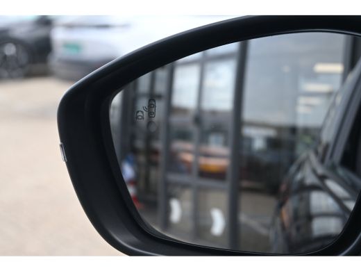 Peugeot 208 1.2 Hybrid 145 e-DCS6 GT | Navigatie | Achteruitrijcamera | Sfeerverlichting | Dodehoekdetectie |... ActivLease financial lease