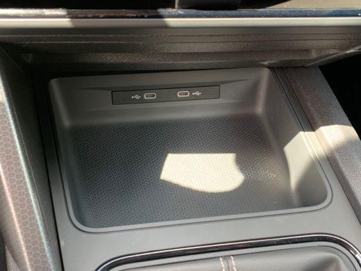Seat Leon Sportstourer 1.0 TSI Reference Airco | AppleCarplay/ Android Auto | All-seasonbanden | Cruise Con... ActivLease financial lease