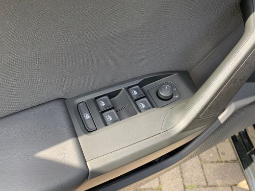 Seat Leon Sportstourer 1.0 TSI Reference Airco | AppleCarplay/ Android Auto | All-seasonbanden | Cruise Con... ActivLease financial lease