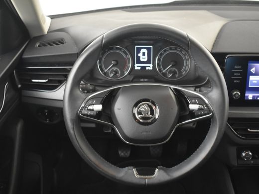 Skoda Kamiq 1.0 TSI Ambition 110 PK | Parkeersensoren achter | Apple carplay Android auto | Climate control |... ActivLease financial lease