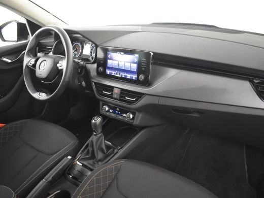 Skoda Kamiq 1.0 TSI Ambition 110 PK | Parkeersensoren achter | Apple carplay Android auto | Climate control |... ActivLease financial lease